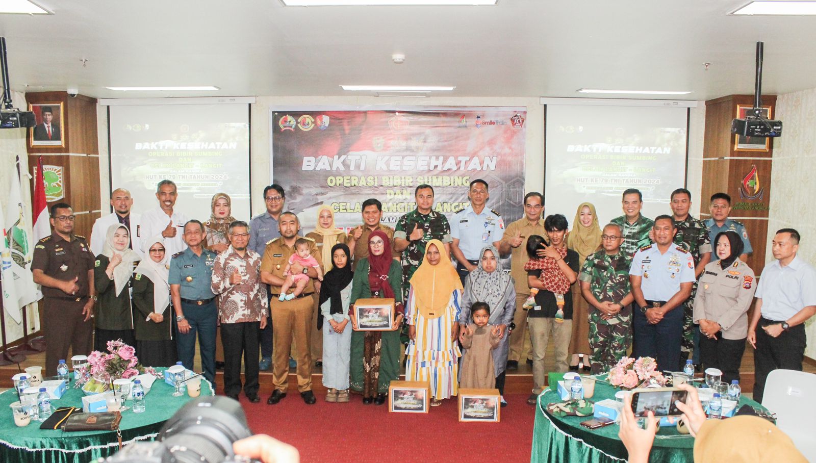 BAKTI KESEHATAN DALAM RANGKA HUT TNI KE-79 : RS UNAND - DANLANUD SUT LAKSANAKAN OPERASI BIBIR SUMBING DAN CELAH LANGIT-LANGIT